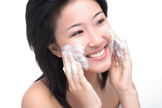 How to use a face cleanser: A step-by-step guide