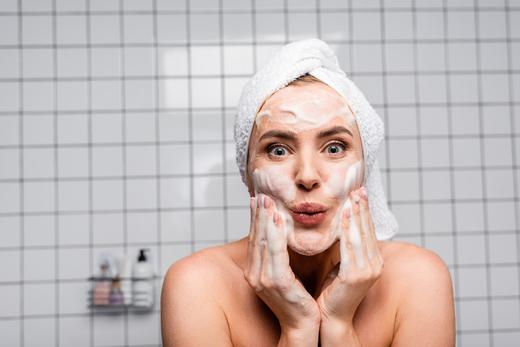Salicylic acid face wash: All you need to know