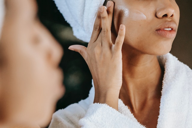 A beginner’s guide to acne treatment for adults